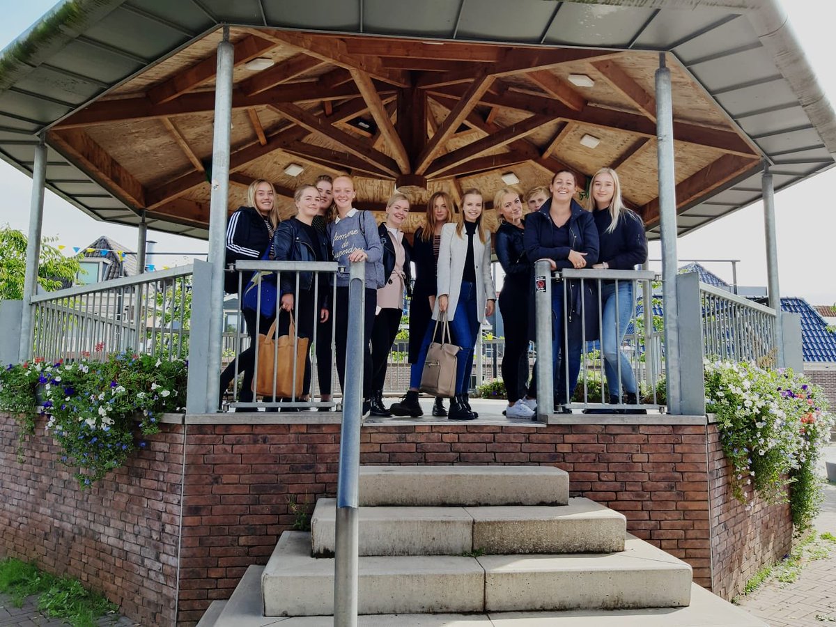 Groep studenten Toerisme van <a href="/MHFriesland/">Mid. Hotelschool</a> van het <a href="/FrieslandColl/">Friesland College</a> zijn vandaag gestart met onderzoeken en uitwerken van ondernemersvraagstukken uit de regio samen met #Toerisme Collectief Friesland #TCF #waarlerenwerkt #mbo #grou #sneek #friesland <a href="/nhlstenden/">NHL Stenden</a>