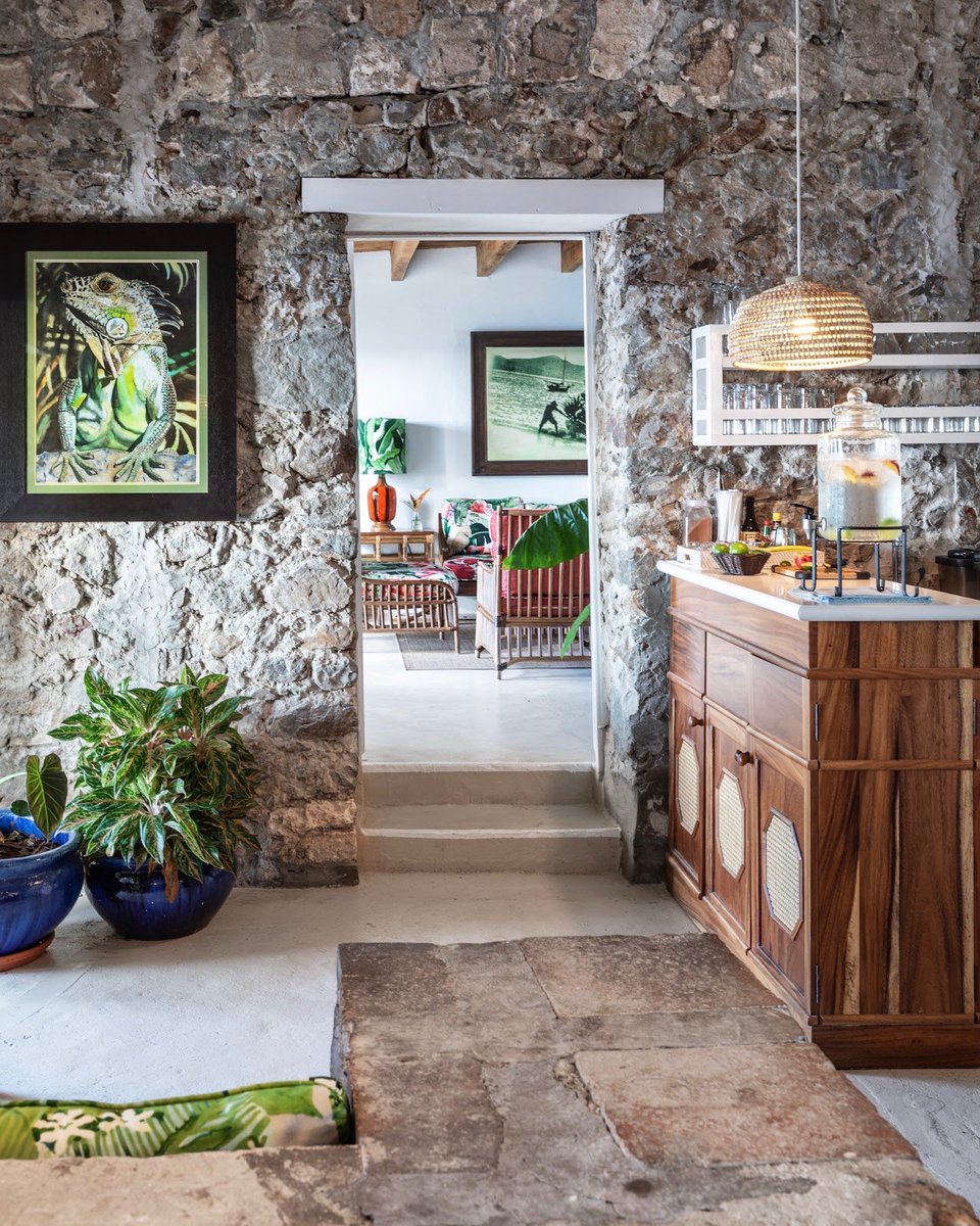 Did you know: The recorded history of Guana begins in the 18th century with the establishment of the “Quaker Experiment”—a sugarcane farming community? Ruins of the settlement are still visible and the Quaker Great House now serves as The Club! 🗺️ #guanahistory