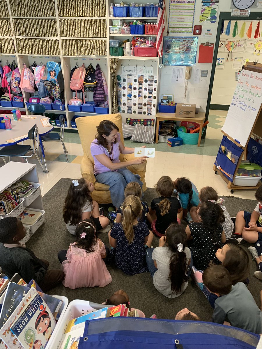 ncw1332's tweet photo. Today we had world language with Señora Lapham and we played a friendly game of compare in math. #FirstGradeIsFuntastic #LearningIsFun https://t.co/mwoYnVbsRV