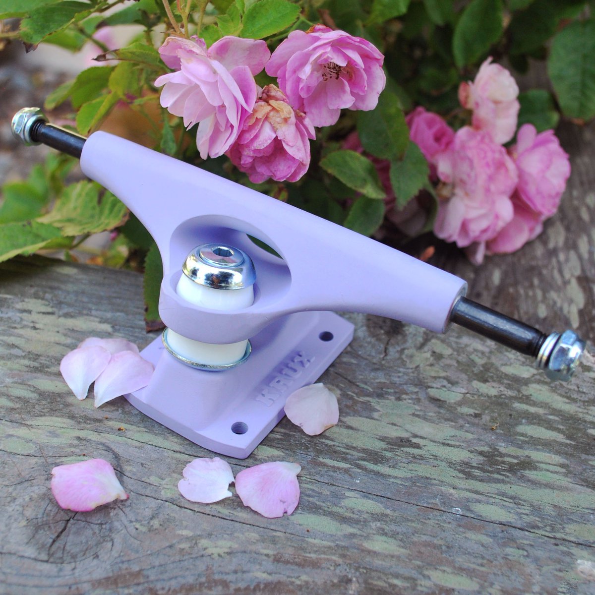 Purple Lavs DLK 💘✨ Each set comes with our #DownLowKingpin - Truly the smoothest grind 🔒 Smash that link for more info ⛓ bit.ly/2NRo7Br #Kruxtagram #KruxTrucks #TheyTurnAndStuff