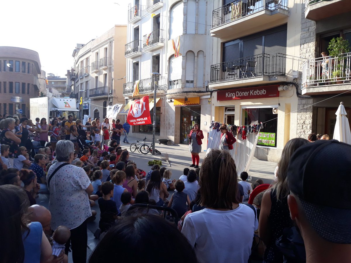 Jordi PL (@jordipl85) on Twitter photo Un exitàs la primera activitat de les #FiresiFestesPopulars del <a href="/CPelCarras/">Casal Popular el Carràs</a>. Teatre infantil amb <a href="/Mitjaimitjoneta/">Mitja i Mitjoneta Teatre</a> #santsadurni Un exitàs la primera activitat de les #FiresiFestesPopulars del <a href="/CPelCarras/">Casal Popular el Carràs</a>. Teatre infantil amb <a href="/Mitjaimitjoneta/">Mitja i Mitjoneta Teatre</a> #santsadurni