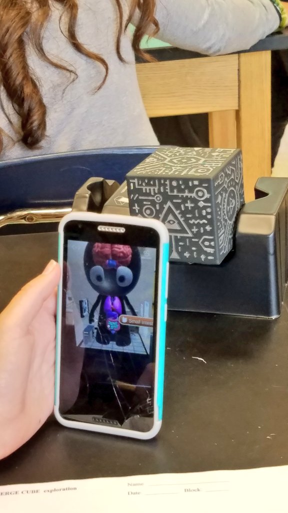 MsGsci's tweet photo. #anatomy and #physiology #stdnts explore #mergecube and #mrbody as an intro activity to the #digestive system
#VirtualReality @CVBuckskins @CVSciTech @Merge @MergeVR https://t.co/DqXooAfK9e
