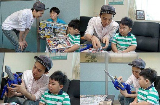 "Kwon Jiyong (Gdragon) visits little Jiyong with a disease. Gdragon bought toys and donated $47 000 to help these children, VIPs also helped. " https://bloomingprintemps.tumblr.com/post/41549159890/vip-mosh-kwon-jiyong-gdragon-visits-little