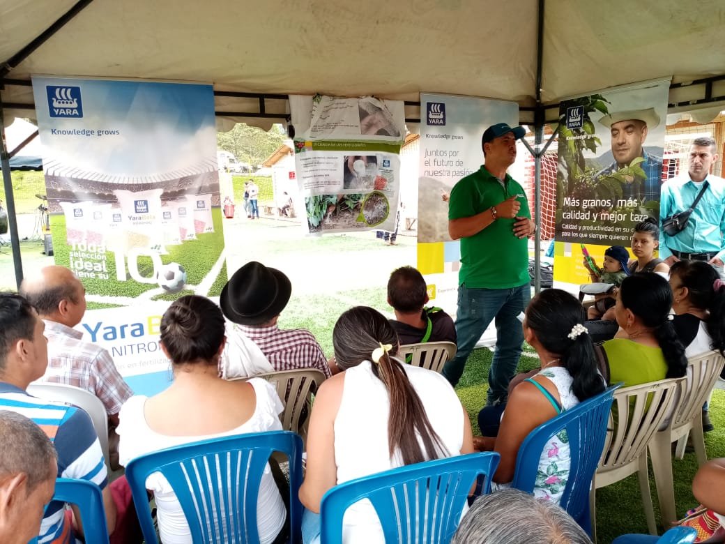 Coopcafer's tweet photo. El día de ayer se realizó en el municipio de Quinchía la Feria Cafetera, la cual contó con la participación de los asociados de Apecafeq, Coopcafer y Asprocafé.
Este evento fue realizado con el apoyo de la fundación #Solidaridad, #Yara, @CarderRisaralda, #Invesa, entre otros. https://t.co/CLVSXgJCI1