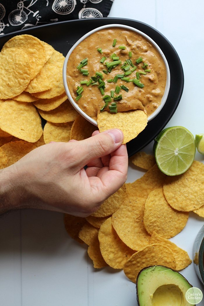 southhighres's tweet photo. Whether you're vegan, dairy intolerant, or just love queso in new forms, you're sure to love this highly convincing swap for everyone's favorite cheese dip!

Cashews are the star ingredient in this recipe: https://t.co/c5I7F116HG https://t.co/QuWFTUWLHB