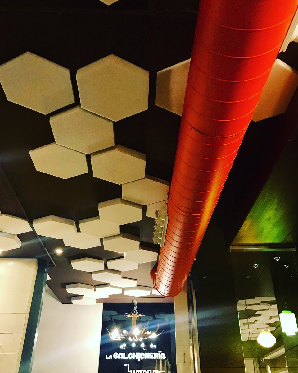 #lasalchichería #again Hemos vuelto by #corteycata #novu  #barriodeloeste #salamanca #restaurante #barra #caseta #terraza #feriassalamanca2019