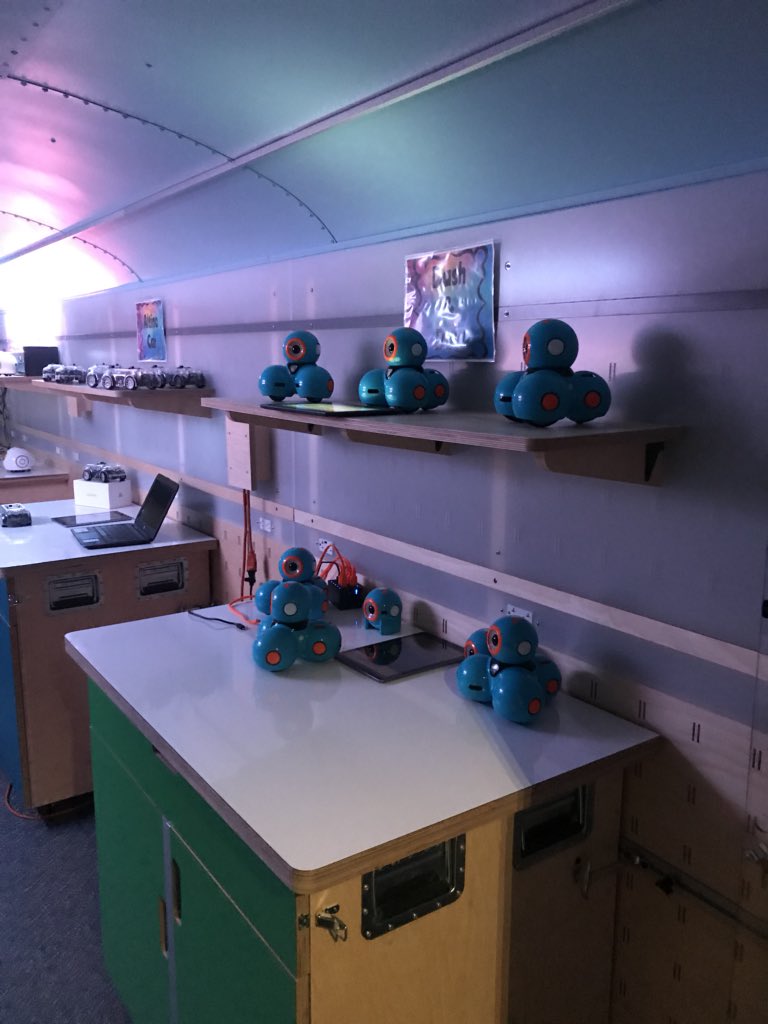 TraciTackett's tweet photo. Floyd County Schools rocking their new STEM bus at the SOAR Summit! @FCSTEM1 @SOAR_EKY @RemakeDays https://t.co/BfpdHCtlrM