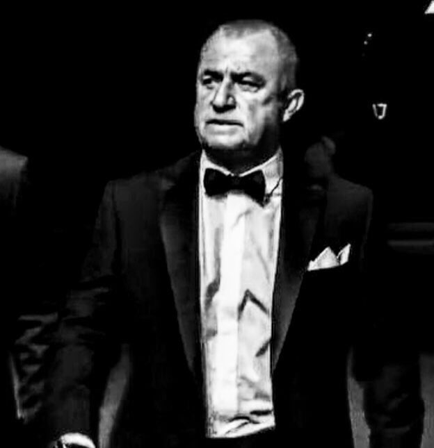 AmkSporGazetes's tweet photo. Tribüne yolladınız olmadı, ceza verdiniz olmadı, medya gücünüzü kullandınız olmadı,Demirören’i kullandınız olmadı, Başakşehir projeniz olmadı, Koç’u getirdiniz olmadı, Cocu’yu getirdiniz olmadı, Ersun’u getirdiniz olmadı.Terim karşısında KAYBETMEYE MAHKÜMSUNUZ #nihatözdemiristifa https://t.co/InvyD1XqI9