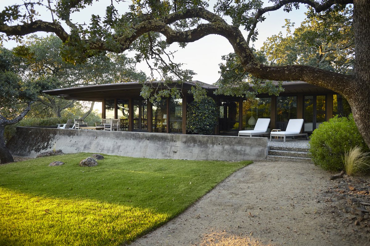dwell's tweet photo. A Classic Midcentury Home in Napa Gets a Kitchen That Complements Its History: https://t.co/WTFHnnMggA https://t.co/JfAsiBPmJ2