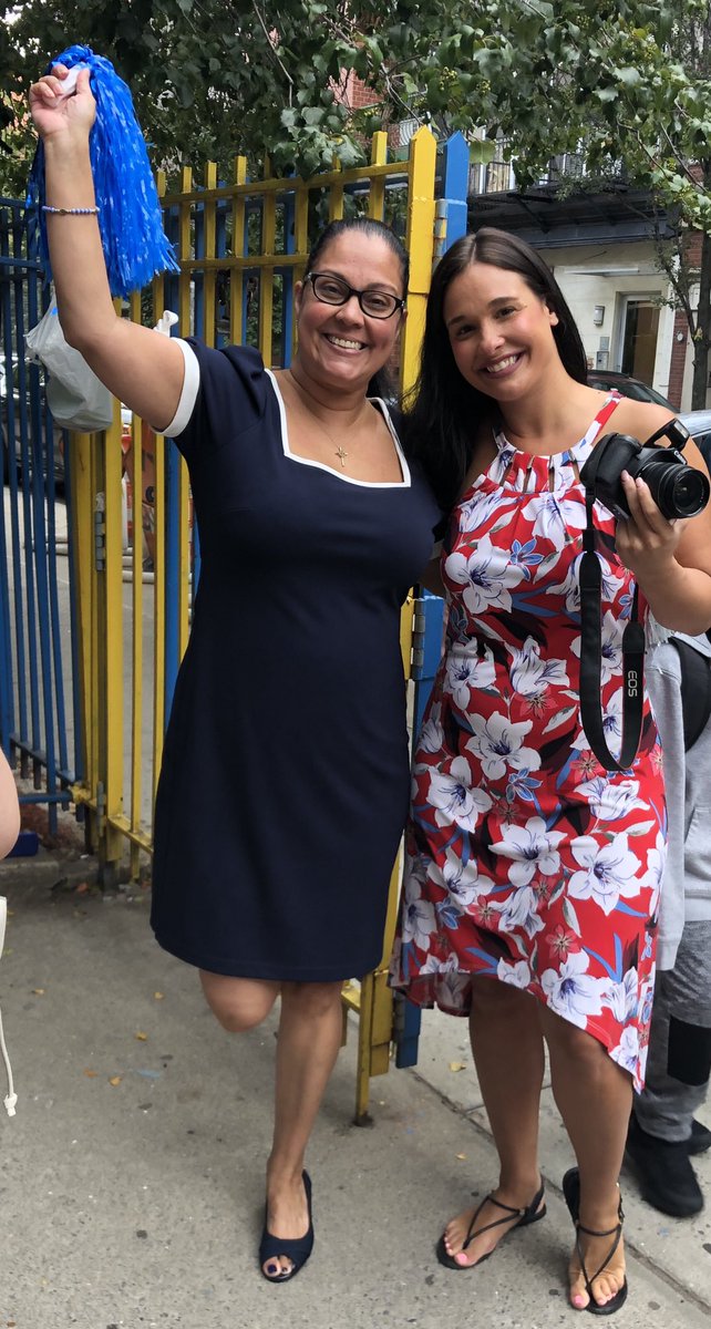 PSMS140M's tweet photo. Pack leaders welcoming our cubs with cheer! We’re so excited to begin this new year #FDOS #BackToSchoolNYC #District1NYC https://t.co/ty1xwErLsd
