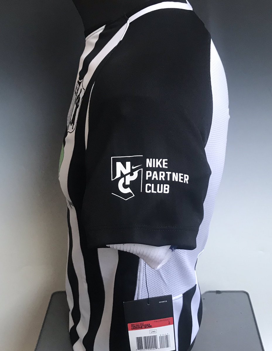 Fanaticsupplies's tweet photo. Fanatics Nike Partner Club Corby Towns new kit kindly sponsored by @Goggleboxes #Partners https://t.co/QCHTumeCwr