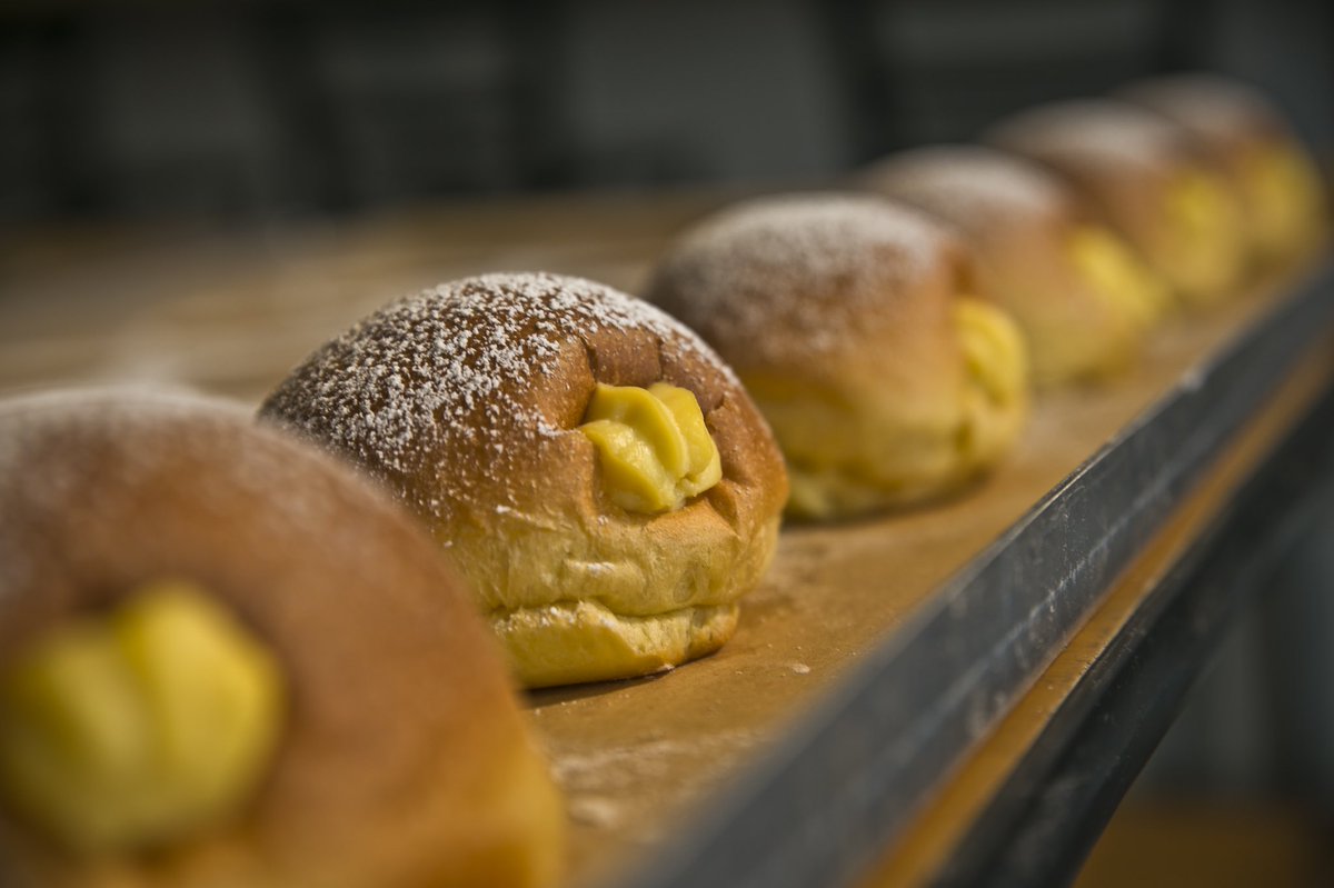 spianatabakery's tweet photo. Bomboloni alla Crema #justbaked https://t.co/PzXlQHuvfW