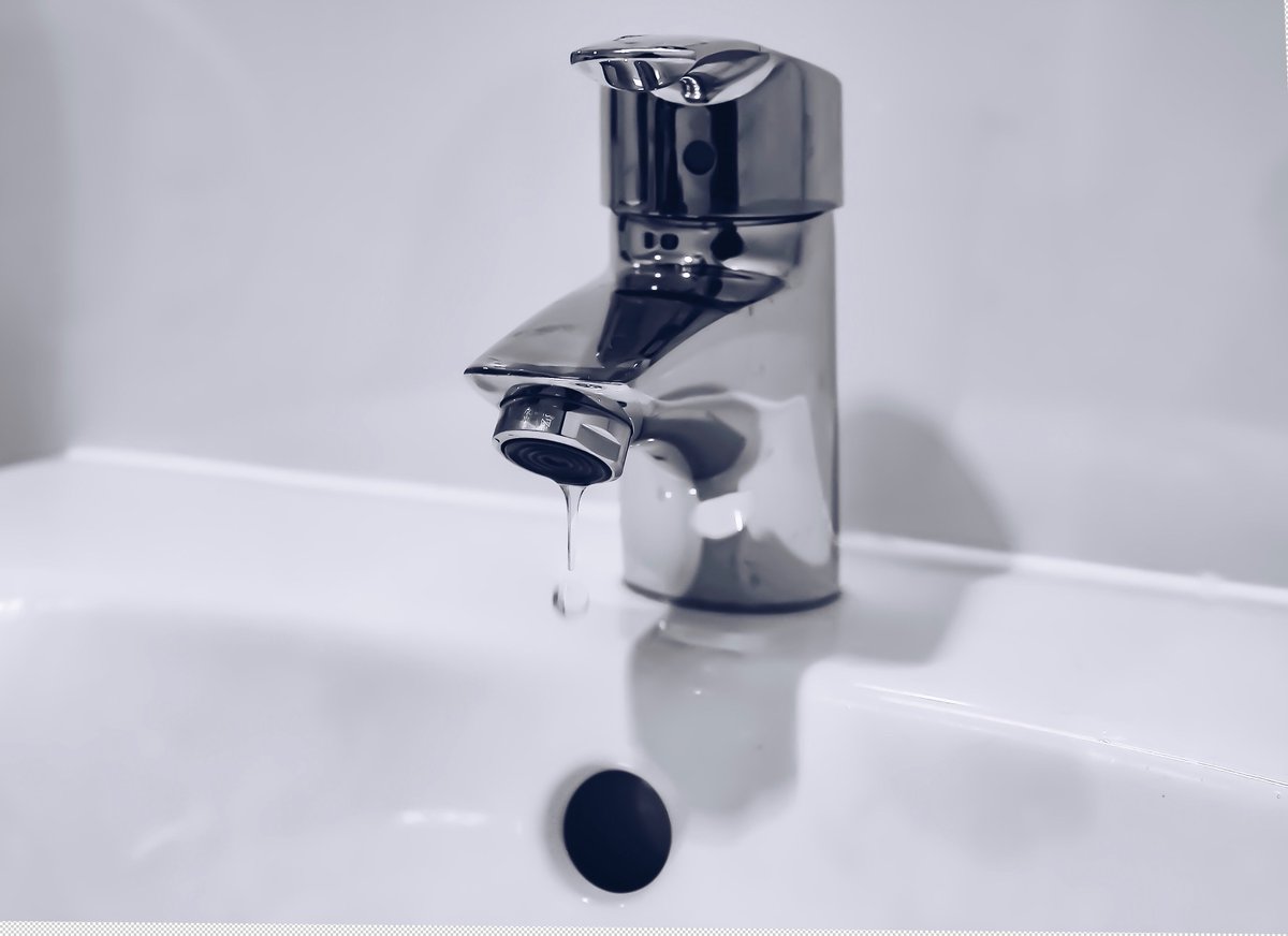 Martinizing Dry Cleaning of Fairport (@martinizing_ny) on Twitter photo Drips can be a drain! The smallest drip from a leaky faucet can waste over 50 gallons of water every single day. #greenliving #fairportny #rochesterny Drips can be a drain! The smallest drip from a leaky faucet can waste over 50 gallons of water every single day. #greenliving #fairportny #rochesterny