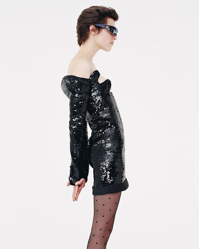 #IlonaDesmet [@ilonadesmet] stars in the September Issue of @purplefashionmagazine.

Photography: @timelkaim
Styling: @sheilasingle
Hair: @sebastienrichard1
MUA: @anthonypreel_
Casting: @paullouisor

#PurpleMagazine #Editorial #MandP #IMAGE ift.tt/2Uu6zwN