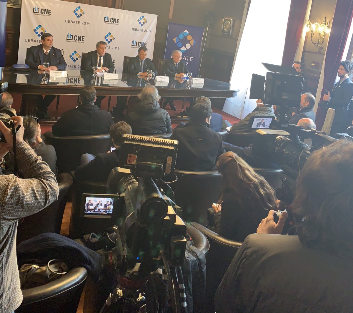 debatear2019's tweet photo. Presentación del #DebateAr2019 en la Cámara Nacional Electoral | #EleccionesArgentina https://t.co/kltpF7M8j6