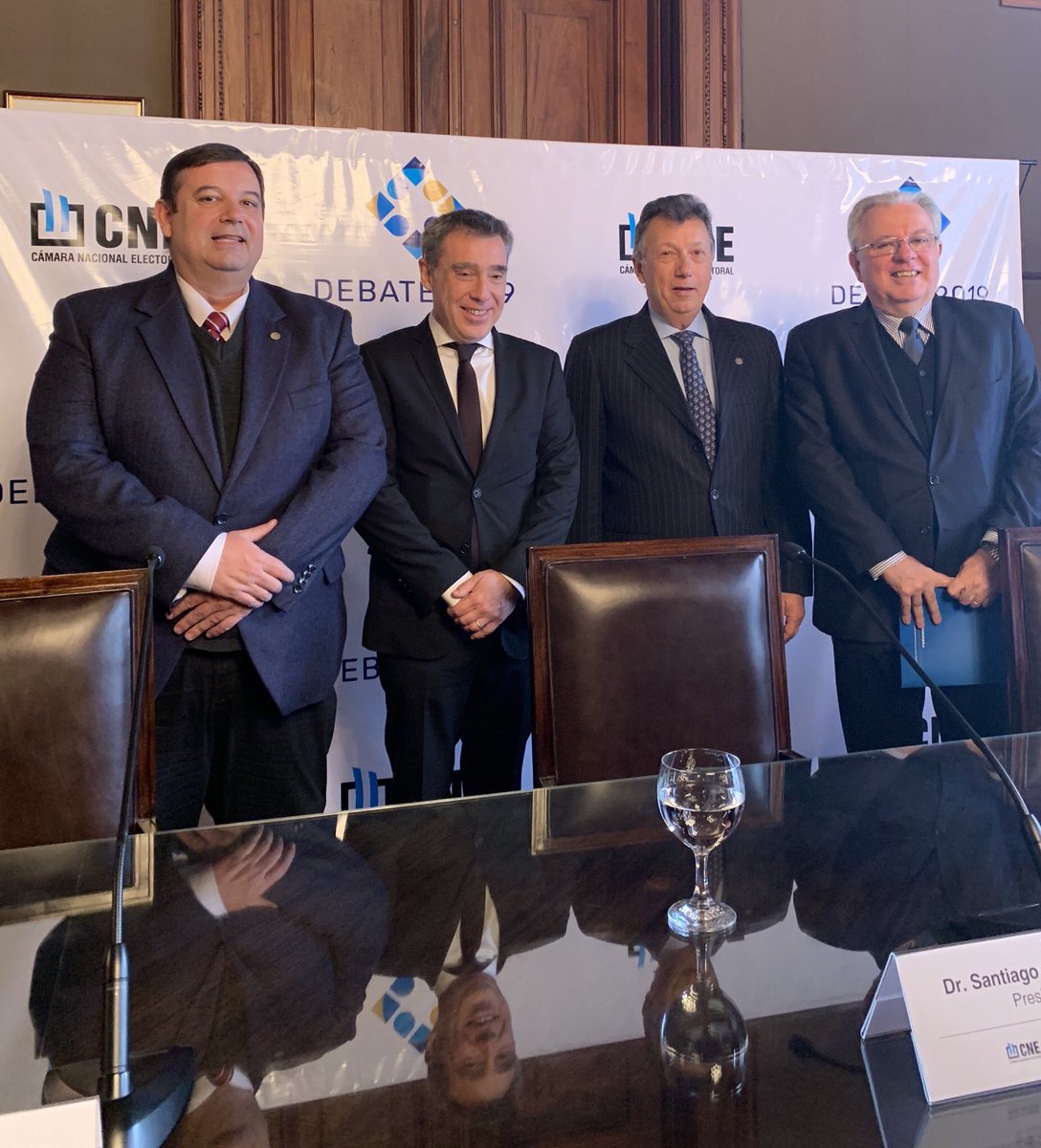 debatear2019's tweet photo. Presentación del #DebateAr2019 en la Cámara Nacional Electoral | #EleccionesArgentina https://t.co/kltpF7M8j6