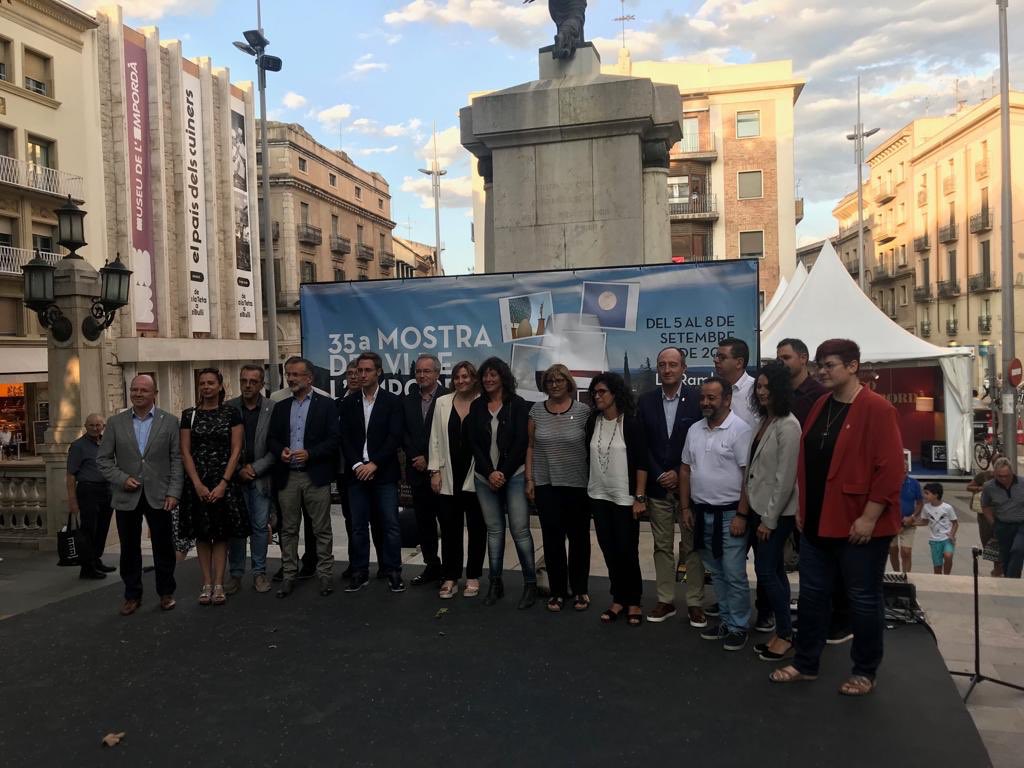 ALladoSaus's tweet photo. Avui ens ha acompanyat la consellera Teresa Jordà a #Figueres per donar el tret de sortida a la 35è #MostradelVi. Visita a l’@ajfigueres i visita al @museuemporda per veure l’exposició “El país dels cuiners. De Ca la Teta a elBulli” 🍇  #DOempordà. Que ho gaudiu‼️ https://t.co/Au3v9X5Mi0