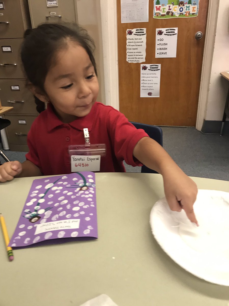 athomaspowell's tweet photo. Grandparents Day is happening!!! When: TOMORROW.     WHERE: BRAY ELEMENTARY. Calling all grandparents. Come eat lunch with your child. Take a selfie or 4 in the selfie booth. Kindergarten made something for you. Come check it out. #brayelementary @athomasbray @Barnes817 @dembry75 https://t.co/xBipjLubea