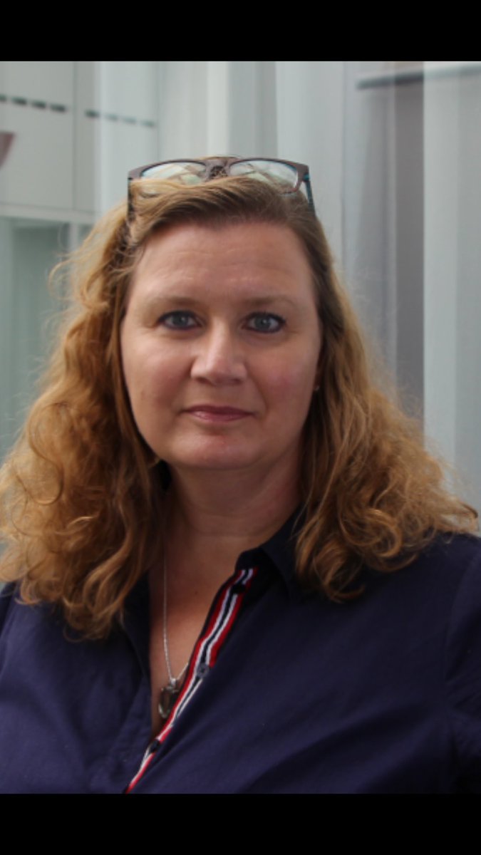 HandtINHandt's tweet image. abgelichtet: #Kollegen #shooten Kollegen für #Interne #Unternehmenskommunikation