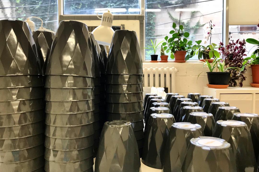 Une belle innovation montréalaise par @canotogo, la tasse intelligente et réutilisable qui lutte contre les déchets plastiques. #smartcup #zerodechet #reutilisable #techpropres  #innovation
bit.ly/2lytREm