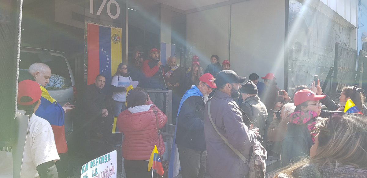 pca_rrii's tweet photo. #Ahora en la Embajada de #Venezuela expresando Nuestra #Solidaridad con su Gobierno y Pueblo.
#VenezuelaNoEstáSola 
#NoMasTrump 
#FueraYankisDeAméricaLatina https://t.co/tMEzWaNZmi