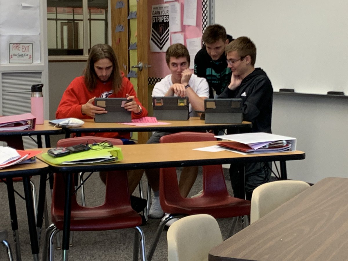mrs_iapalucci's tweet photo. Having fun learning about different critical theories #englishbelike https://t.co/qS2KOPQYQF