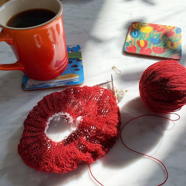 The kids are back in school and I’m getting a chance to slow down and work on some knitting. I’m currently working on a Ranunculus by @knit_cafe_midori in @fibregoddess Alice (a camel/silk lace weight blend). Believe it or not, I’ve never worked with lac… ift.tt/34tEABG
