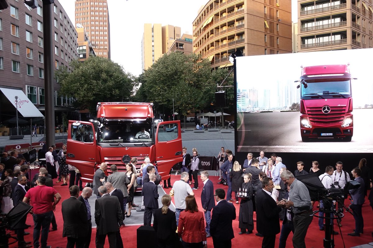 florian_martens's tweet photo. Exactly 1 year ago today, we celebrated the premiere of the #newActros in #Berlin! Featuring more #connectivity, #ActiveDriveAssist, the groundbreaking #Mirrorcam & much more, our flagship @MercedesBenz #truck has really delivered since it's debut. #ThrowbackThursday #TBT #Actros https://t.co/6BQN8g1UvK