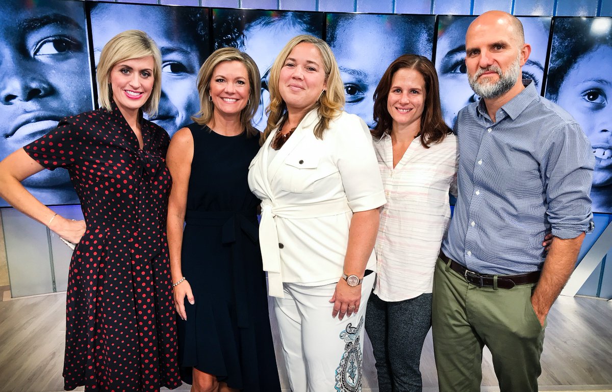 LoveThemFirst's tweet image. Alert! One week away @kare11's premiere of @LoveThemFirst, Thur the 12th from 8-10pm.
Last night @JulieNelsonKARE sat down with @MPS_LucyLaney's leaders along with filmmakers @LindseySeavert and @bengarvin for a half hour special to air the same night #setyourDVR #lovethemfirst