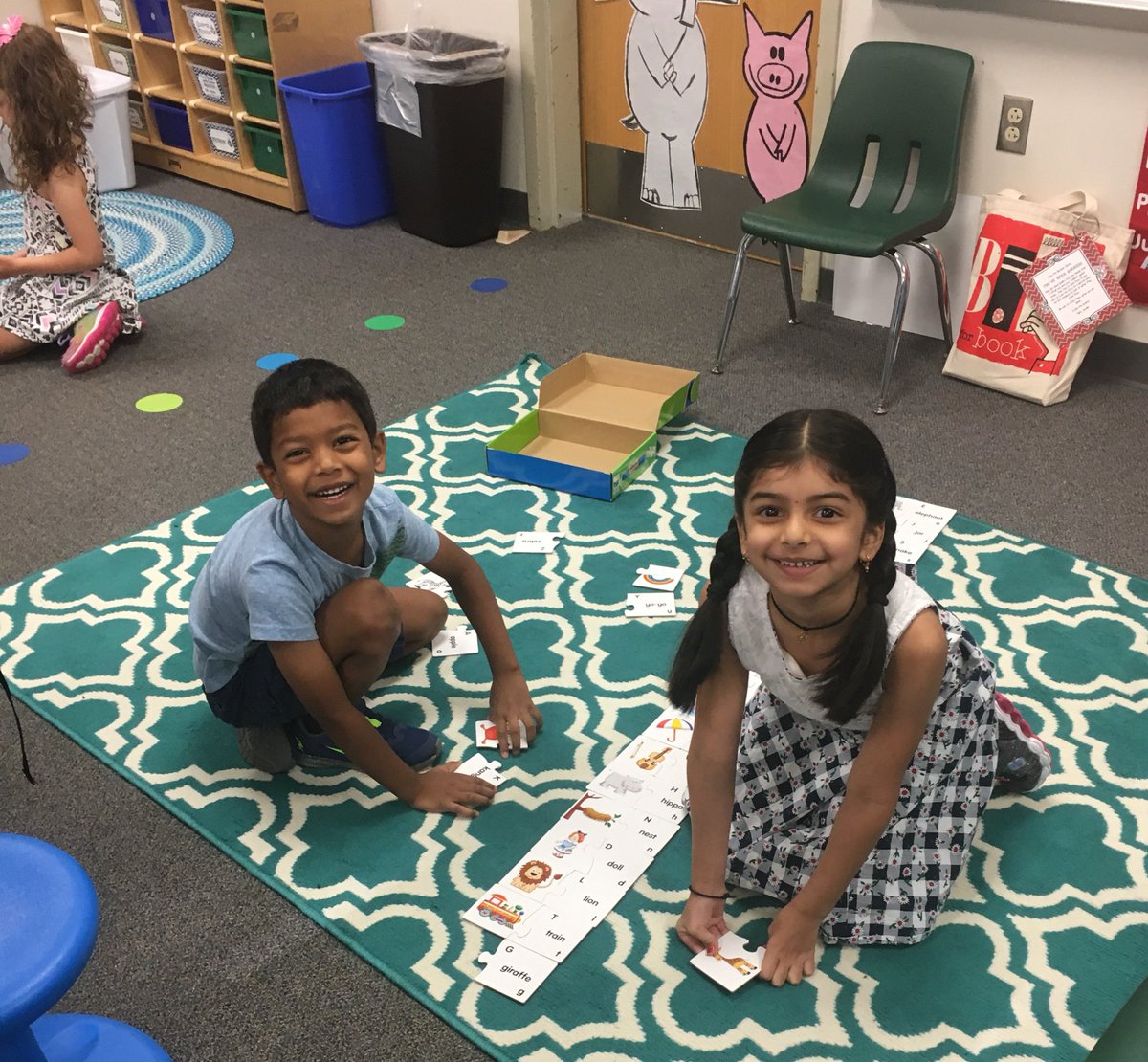 mrf1120's tweet image. Letter sounds and symbols in Reading today. ❤️#Kindergarten #Bledsoe