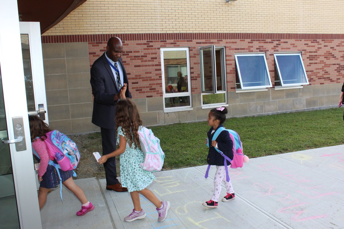 Deputy Superintendent Dr. Washington made his way through the hallways of Washingtonville on the first day of school. He gave a warm welcome to students, faculty, and staff, and wished them a great school year ahead!
