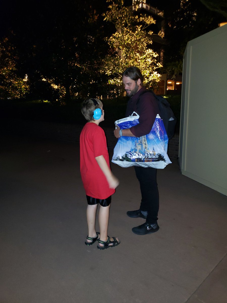 AExp626's tweet photo. @nathancochran Awesome as always. Thank you for stopping to talk to my brother https://t.co/o5lN28ZHz9