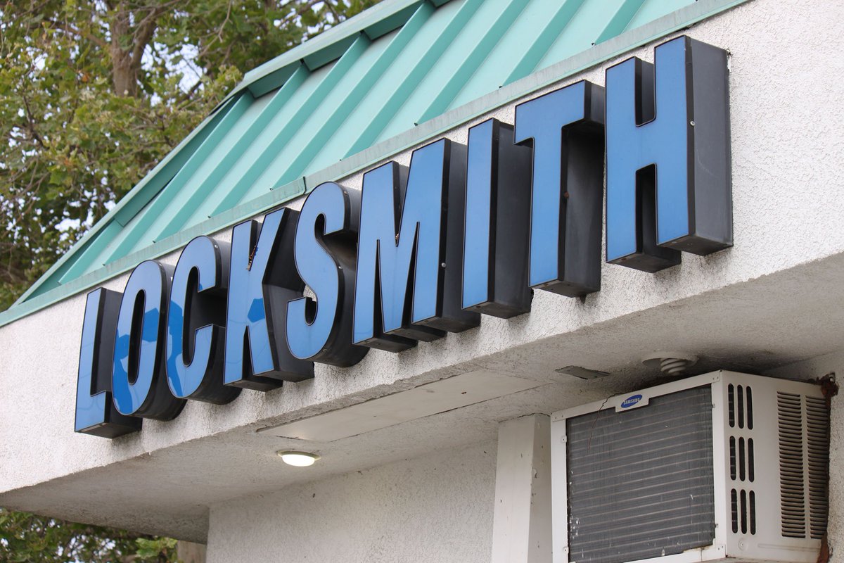 jackskeyservice's tweet photo. Looking for a #Locksmith? For over 55 yrs our licensed locksmiths have been assisting the business &amp; homeowners of Rancho Cucamonga, Claremont, Pomona &amp; the neighboring areas with all their locksmith needs.
Visit our website https://t.co/dWZtpmZWxC, or call (909) 821-5507. #Keys https://t.co/yEQm3RjUva