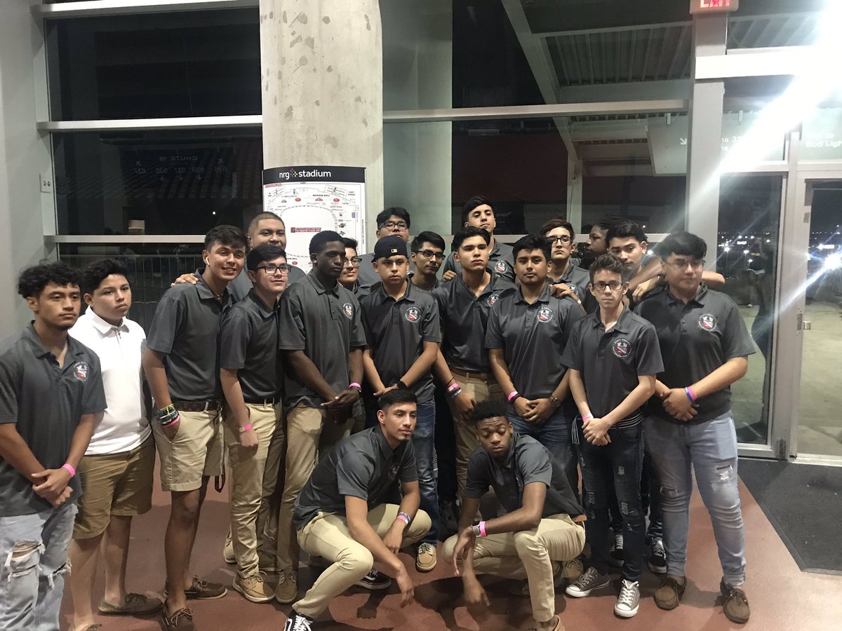 HISD_ATMP's tweet image. @HISD_ATMP and @hc_hsa  partnered to ensure that over 200 @TeamHISD students were able to attend the National Battle of the Bands Competition. #ATMP #ATMProject #NBOTB #WeAreHoustonSports #TeamHISD #HISDEmpower