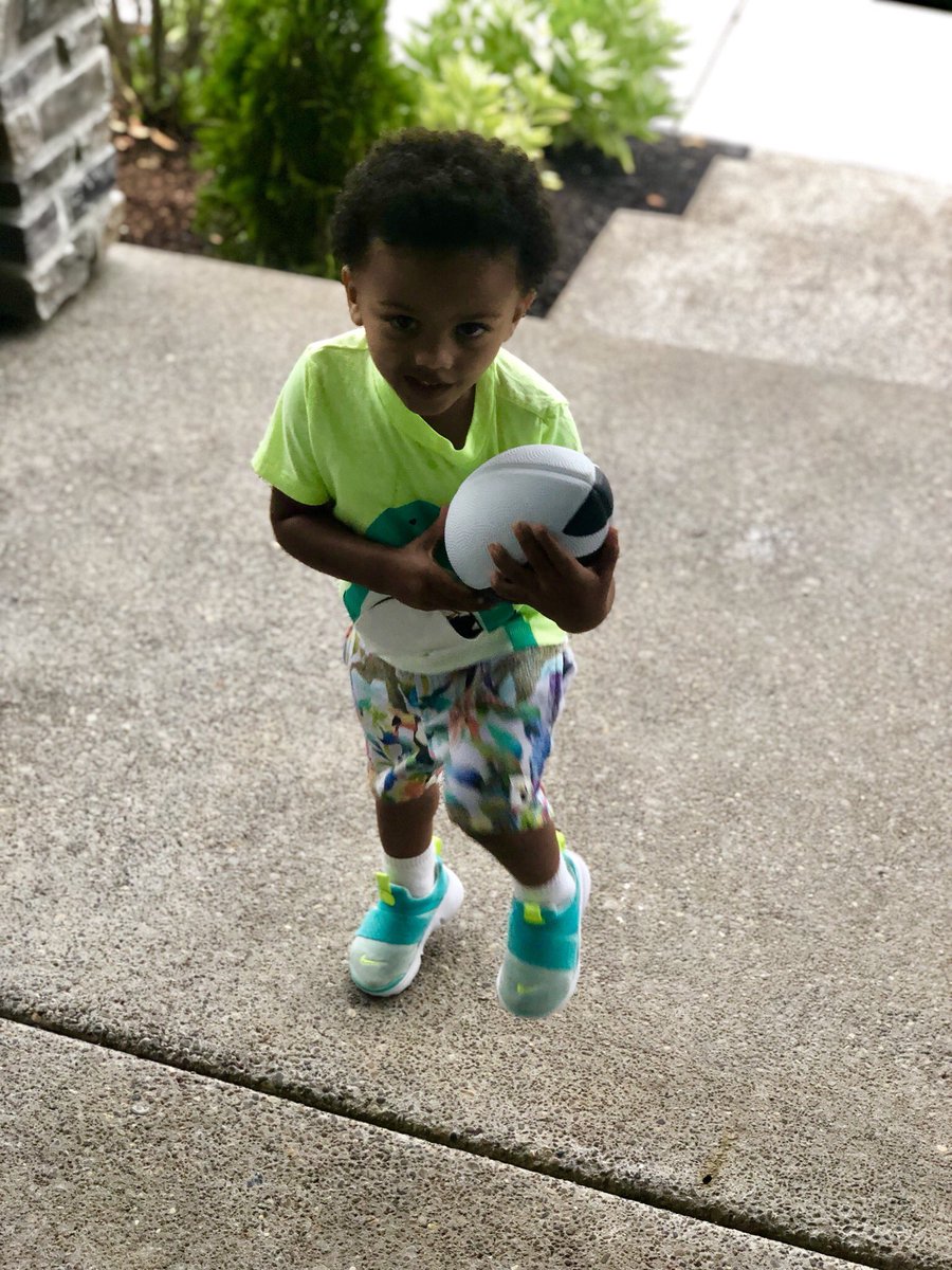 BravenBoyd's tweet photo. Time to play some @NFL football!! The #NFL100 season kicks off tonite & I’m locked & loaded🏈 #WeReady #NFLkid #QBson https://t.co/z7blCJx972