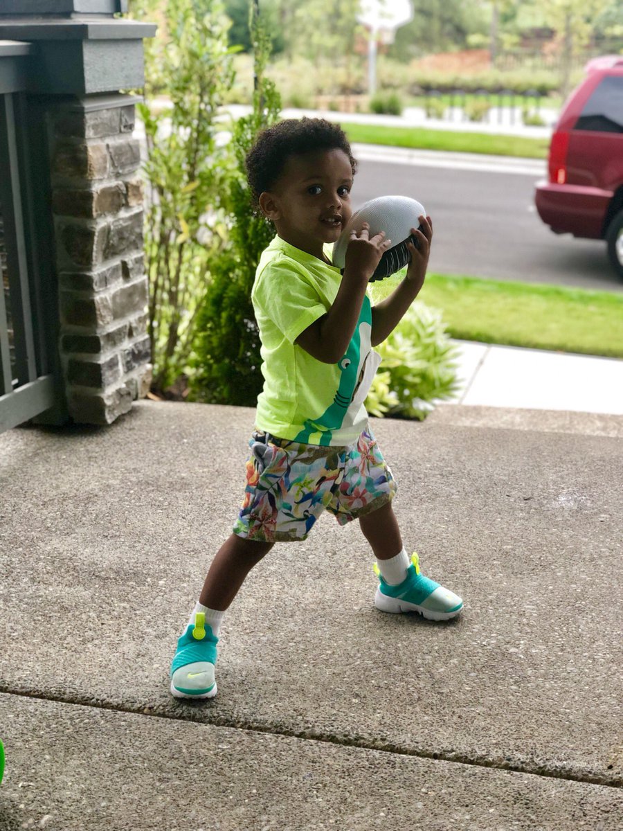 BravenBoyd's tweet photo. Time to play some @NFL football!! The #NFL100 season kicks off tonite & I’m locked & loaded🏈 #WeReady #NFLkid #QBson https://t.co/z7blCJx972