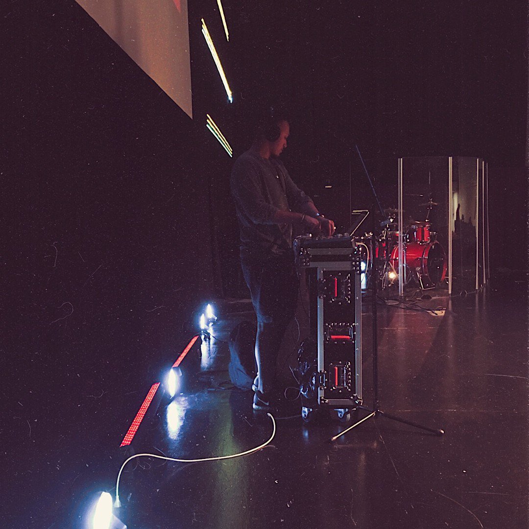 david_onetime's tweet photo. #TBT to #SpiritConf19. Shoutout to DJ Travieso, DJ Quantum Breaker, DJ William J, and DJ Universal. You know who you are LOL
----
#TBT a #SpiritConf19. Un saludo a DJ Travieso, DJ Quantum Breaker, DJ William J y DJ Universal. Ya saben quienes son 😂 https://t.co/TRezDD4x6u