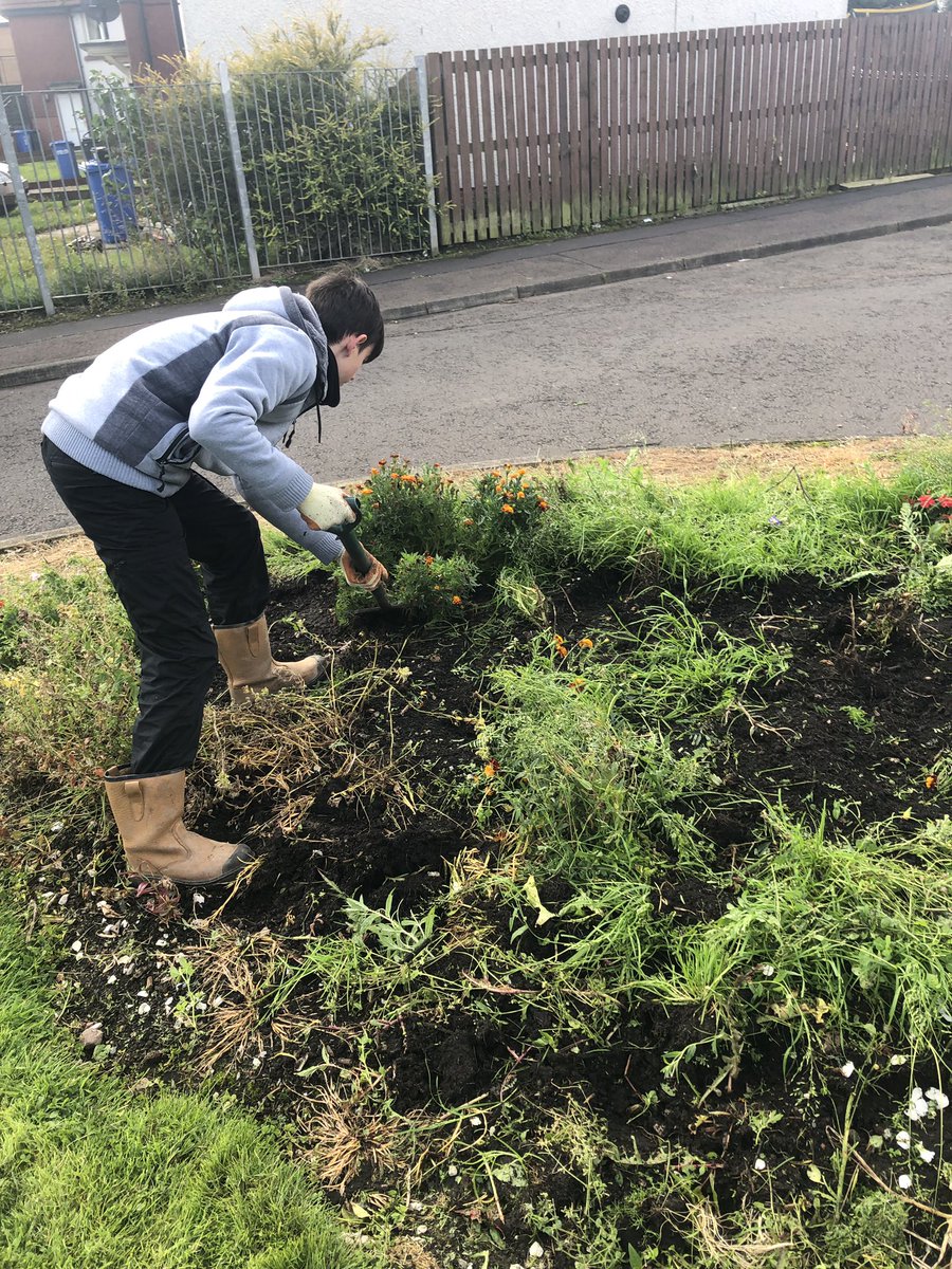 MissMcKaySC's tweet photo. Another great start to our Rural Skills programme @IWS_Secondary. Today we even managed to complete two assessments with our young people from @broxburnacademy @InveralmondC @deanschs @JamesYoungHS 😊👍🏻👨🏼‍🌾 #betterfutures #ruralskills #DYW #achievement https://t.co/K8XEhVBILO