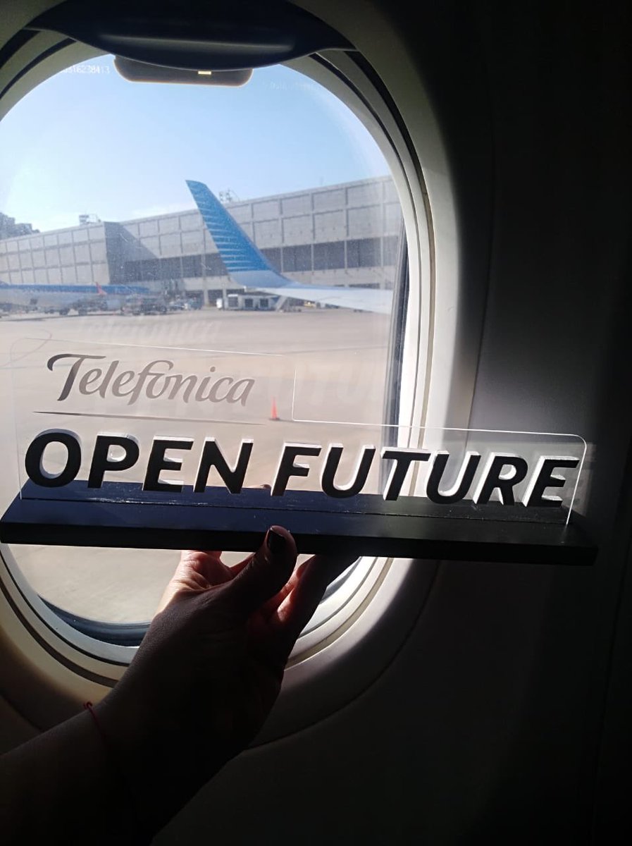OpenFuture_'s tweet photo. En @OpenFutureArg @PaulaMonteleone y @diegosaguilar2 recorren muchos kilómetros cada semana ✈️ 🚂 🚗 🚲 🛴 gestionando de forma increíble la innovación abierta, #HubsOpenFuture y #StartupsArgentinas
Mucho talento!!!! 💪🏻 https://t.co/gtdvl7OuWu
