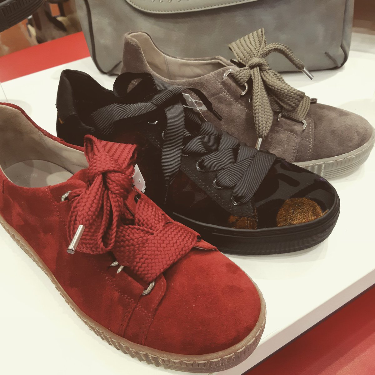 Petites chaussures à faire rêver à l'automne! 

#tonypappas #gabor #gaborshoes #ara #arashoes