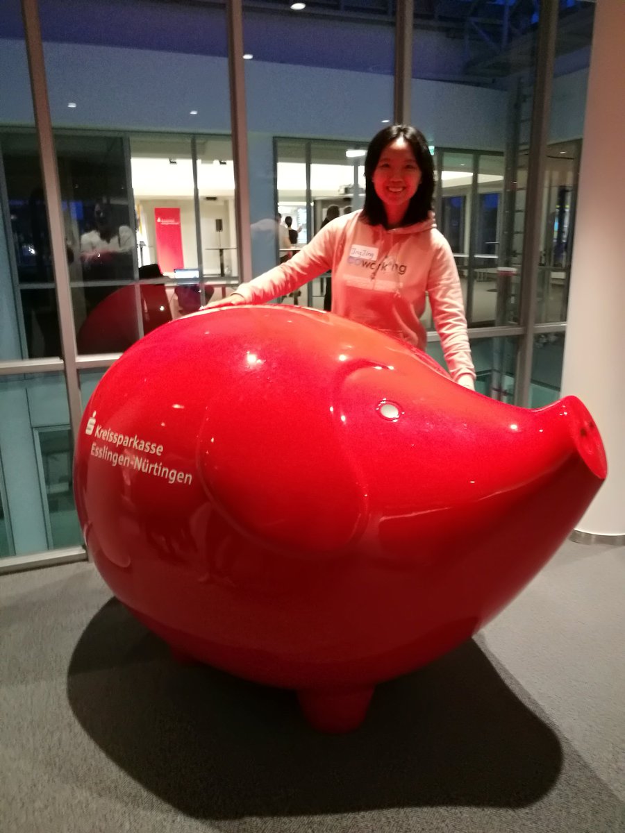 jjweb's tweet photo. Danke Sparkasse Esslingen für #feuerstarter. So ein Schwein hat @coworking0711 auch, nur viel kleiner. https://t.co/ocoBy2YyqW