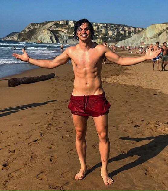 oscarborg5's tweet photo. Just out here in Bilbao loving life and celebrating my birthday!🎉🎂 https://t.co/mLjb1XQydr