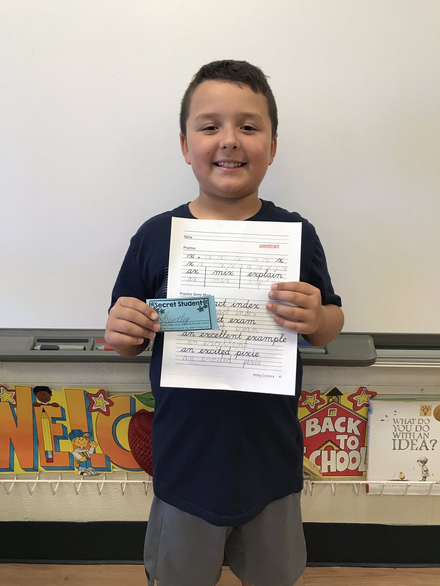 BCSDThirdGrade's tweet image. I thought the x would be hard, but it was easy. Try your best! By Bentley #befabulous #bringbackcursive