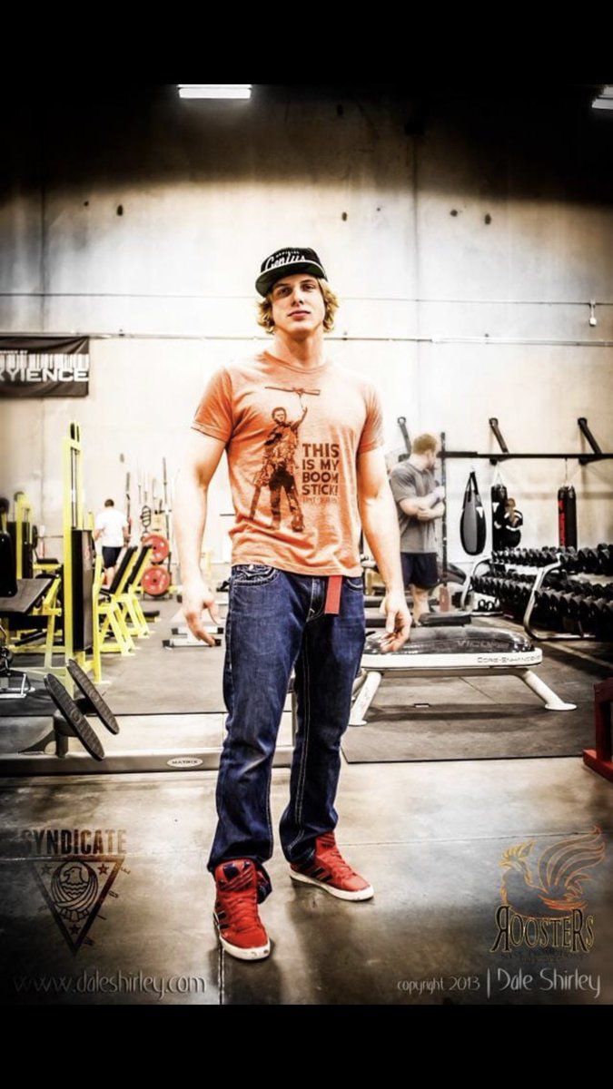 SuperKingofBros's tweet photo. This photo was taken days after the UFC fired me and called me loser, I remember taking this photo and thinking to myself “Losers look pretty bad ass” Never let anyone or anything put you out or change what you are bro!
#bro #stallion #ob #originalbro #kingofbros #splx #nxt #ufc https://t.co/KROgS6At1b