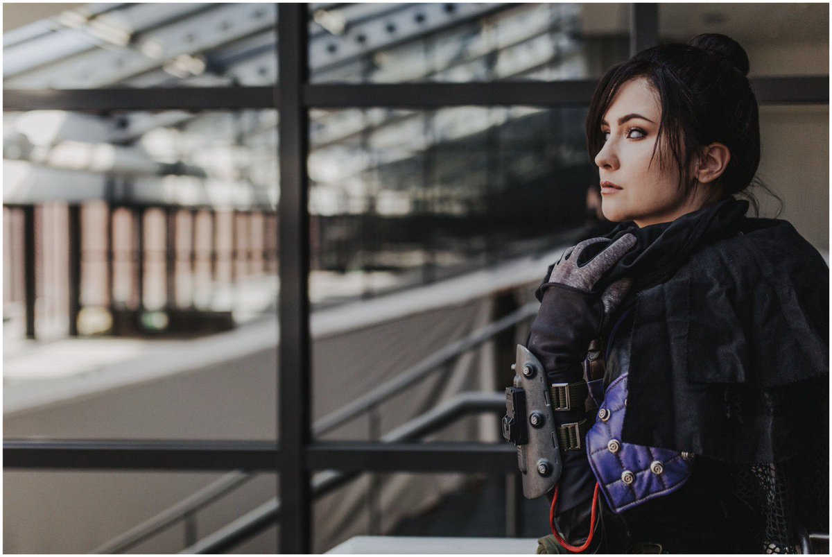PlayApex's tweet photo. There's a thin line between life and death. Find me there. 🌀

Cosplay by: @HenchStudios https://t.co/sSxpoIg97c