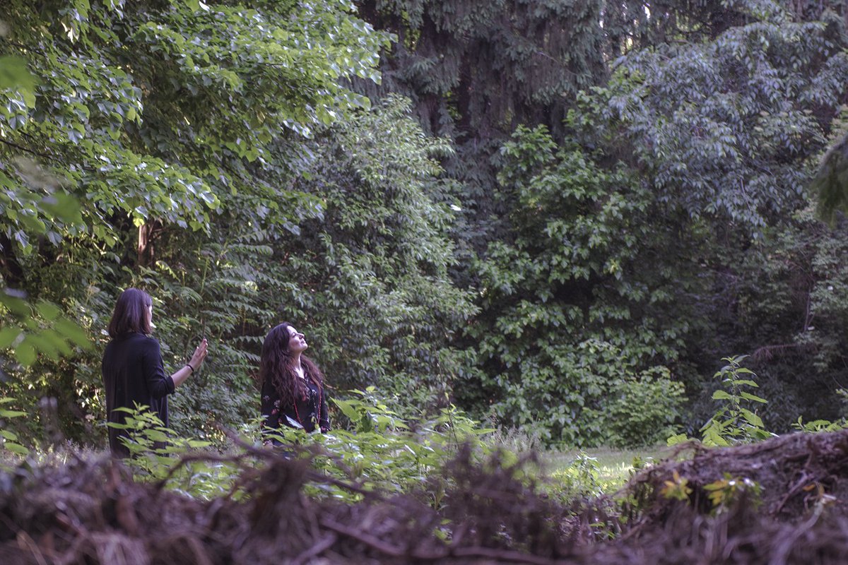SerpentineUK's tweet photo. Join us at #MyddeltonHouseGardens for Walking Backwards by #AlexCecchetti. Experience the historical garden on a guided, backwards walk accompanied by whispers that tell stories of the surrounding ecology, between botanical properties, myth & poetry. https://t.co/iTw3yAxHnQ https://t.co/S14wFQnABU