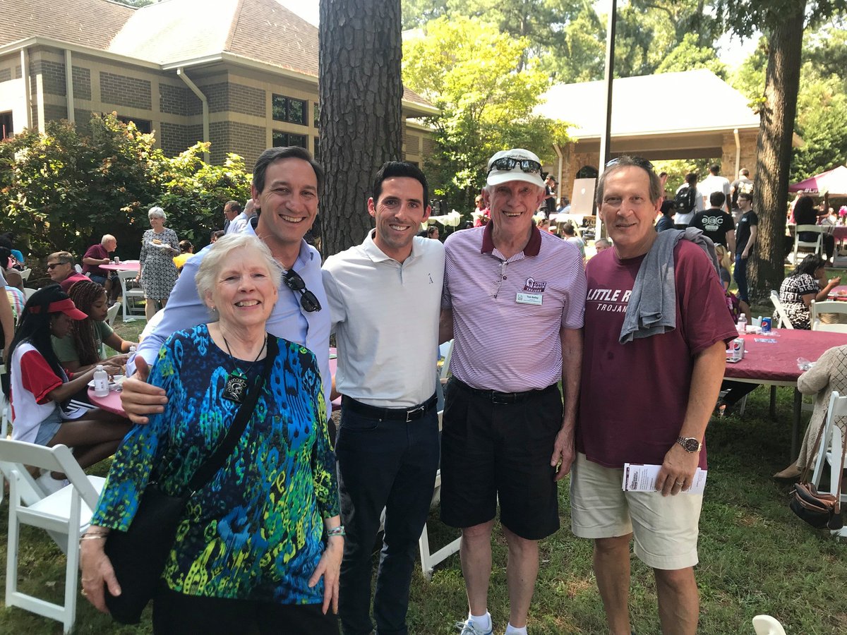 UALRCSSC's tweet photo. So glad to celebrate BBQ at Bailey with our council members and friends of the college! #stepinforcssc https://t.co/6KvGoT8QWo