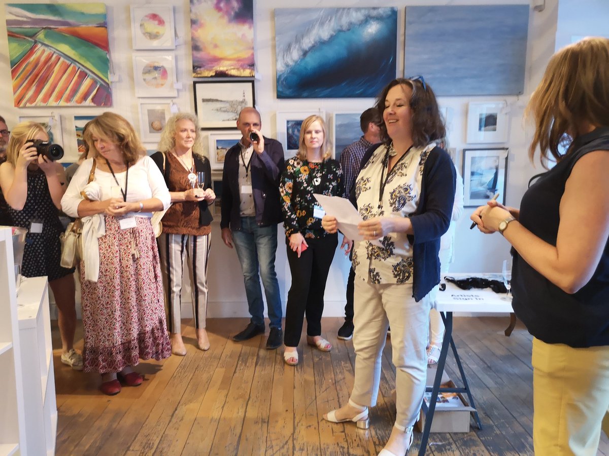LynnBaileyPrint's tweet photo. Bloomin' packed at @artizangallery , Unit 5 Fleet Walk, Torquay tonight for the launch of Devon Open Studios. Both the Taster Show and DOS are on 7-22 September.
#DevonOpenStudios #devonopenstudios2019 #devonart #whattodoindevon  #whatsonexeter  #whattodointorquay #openstudios https://t.co/mgDJJxkogR