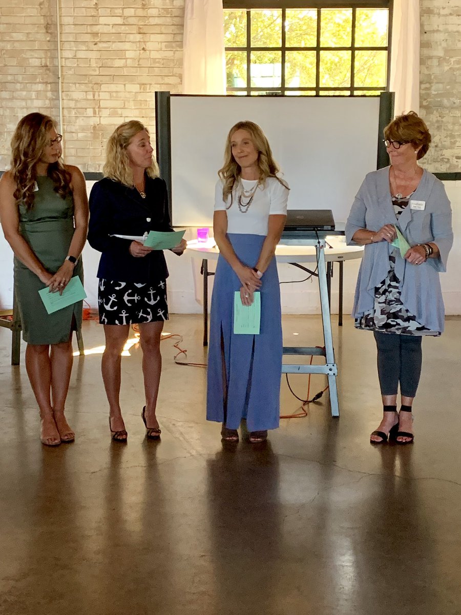 ShawnaNeilson's tweet photo. Kicking off @michianaleaders Signature Class 46 - intros of @BCRaven95 @OCritch1 Carrie Bossing and “the glue” Trish Ross! #leadership https://t.co/JHktNYabJr