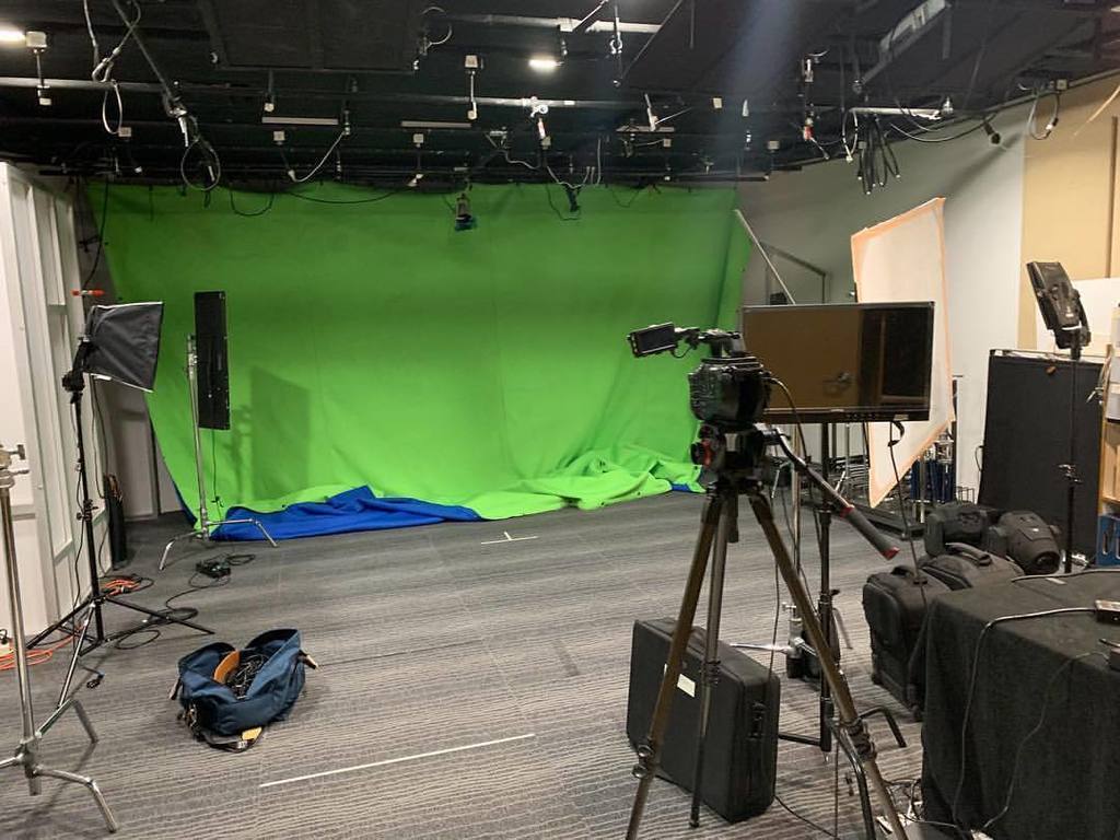 SVF_LTD's tweet image. What do you do when it’s 112 outside? Schedule a #greenscreen shoot in the cool #spectrumstudio with #lightgrid #sonyfs7 #flexlight #phoenix #airconditioning 

ift.tt/2zVtEPp